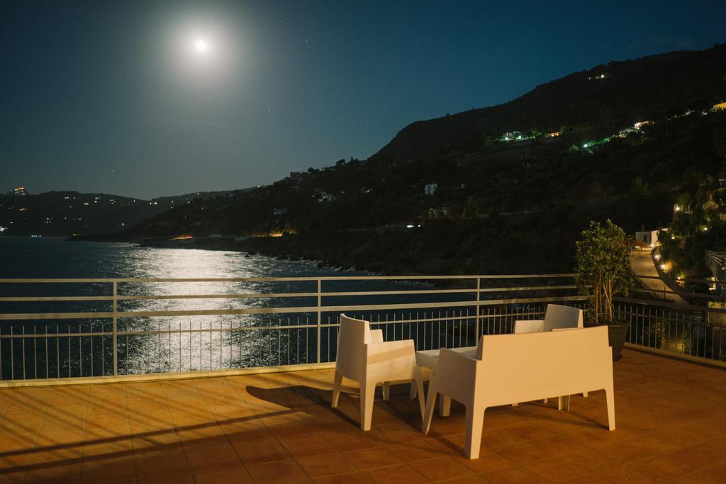 Апарт отель Blue Bay Чефалу Экстерьер фото