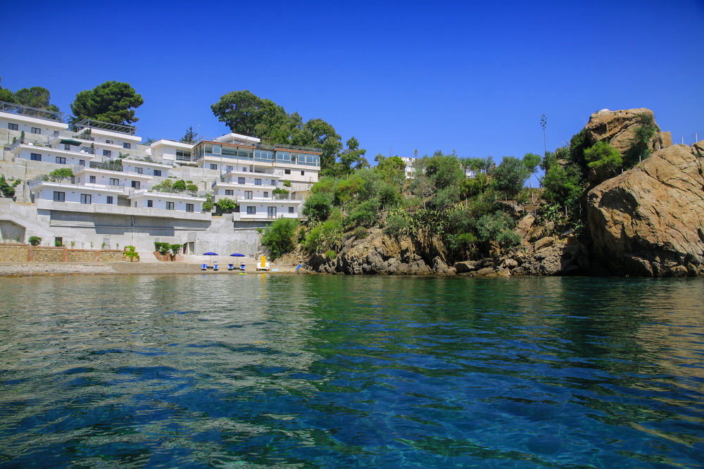 Апарт отель Blue Bay Чефалу Экстерьер фото